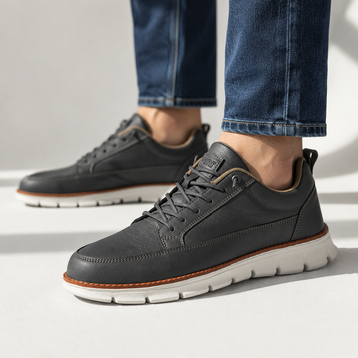 Ventura Sneakers